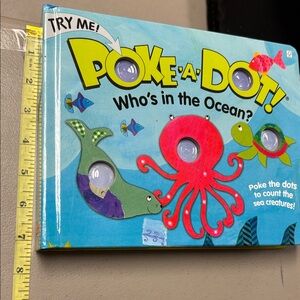 Poke-a-Dot! Who's in the Ocean? Interactive Book